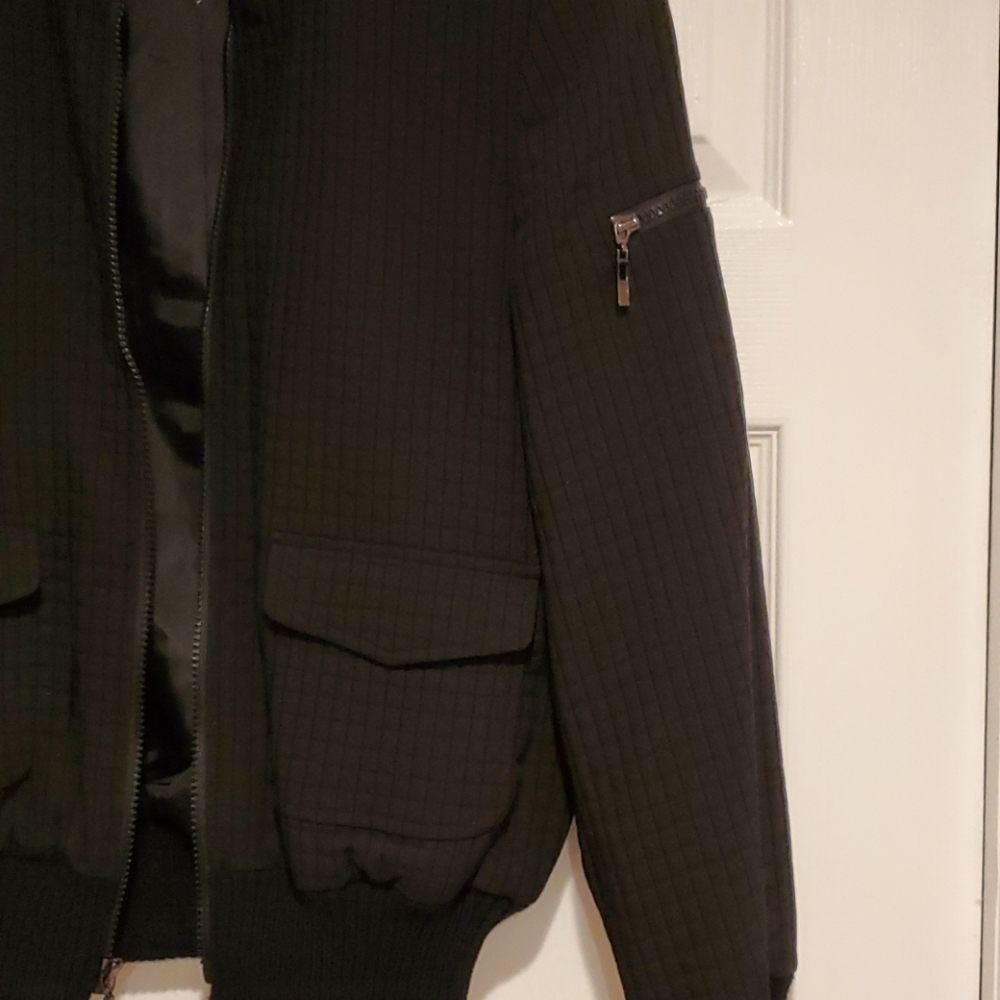 NWOT black bomber jacket. - Picture 2 of 3